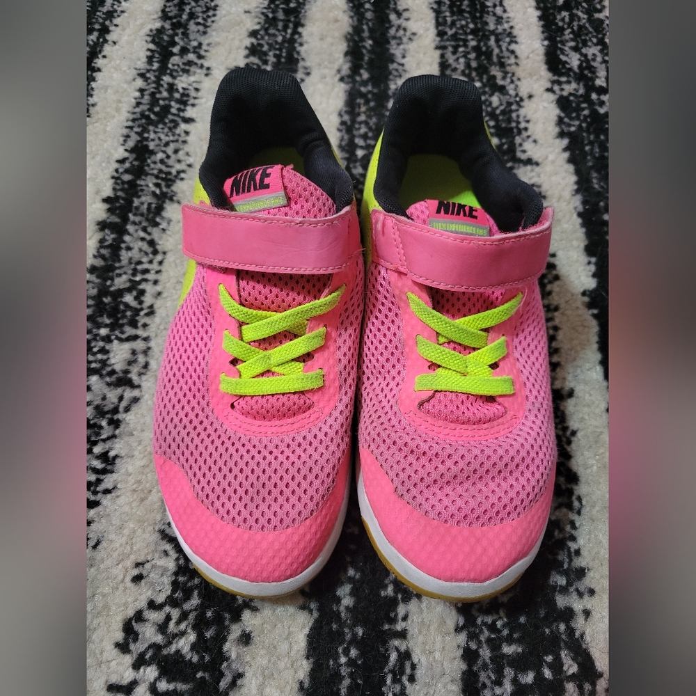 Girls Nike Size 13.5